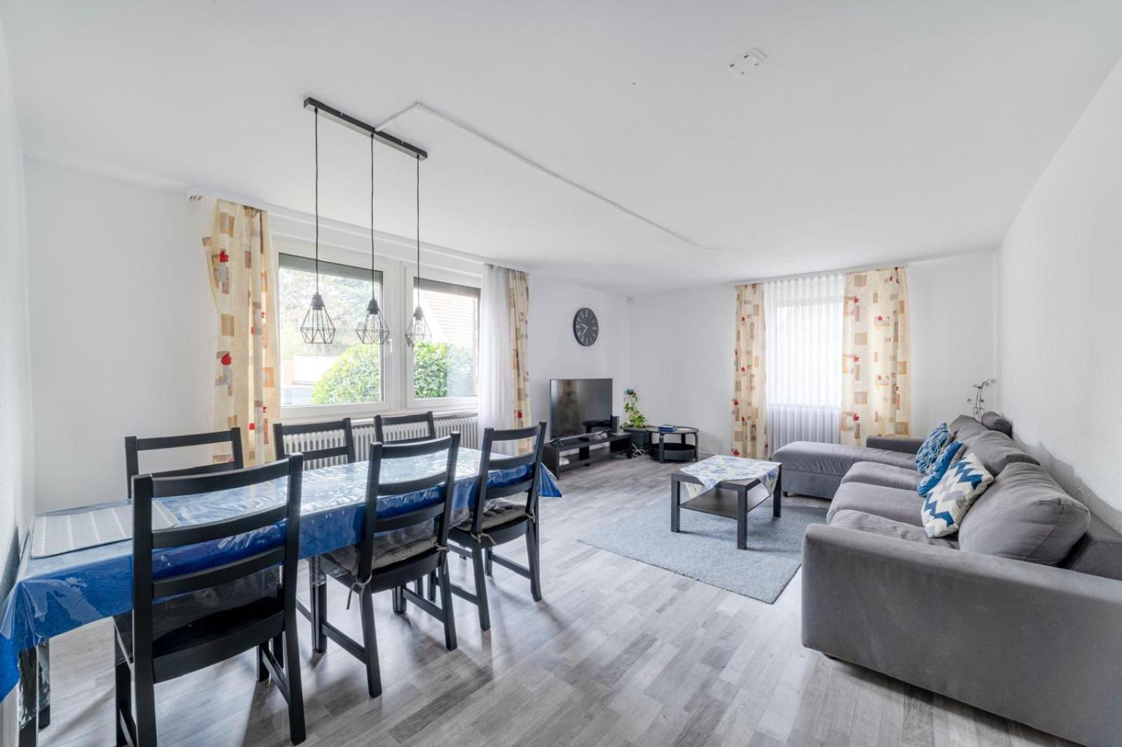 Apartment Cozy With Garden, Balcony And Parking Area In *