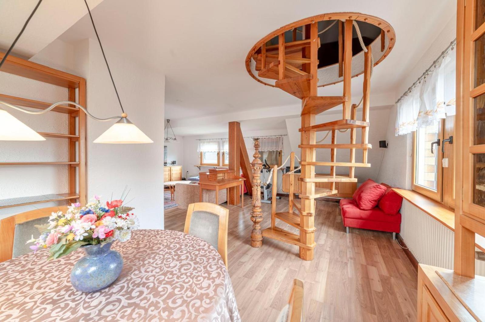 Cozy With Garden, Balcony And Parking Area In Apartment *