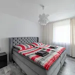 Apartment Cozy With Garden, Balcony And Parking Area In Dusseldorf