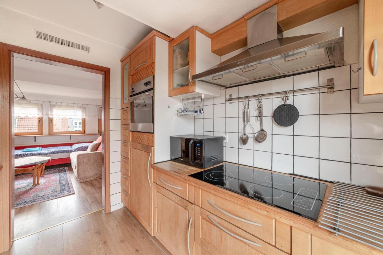 Cozy With Garden, Balcony And Parking Area In * Düsseldorf