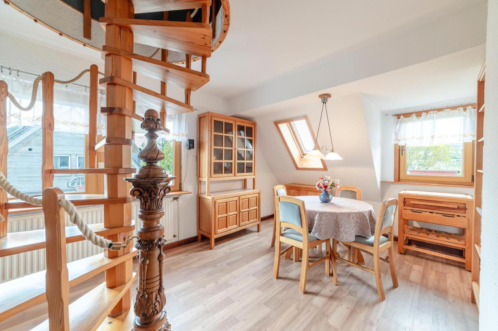 Apartment Cozy With Garden, Balcony And Parking Area In