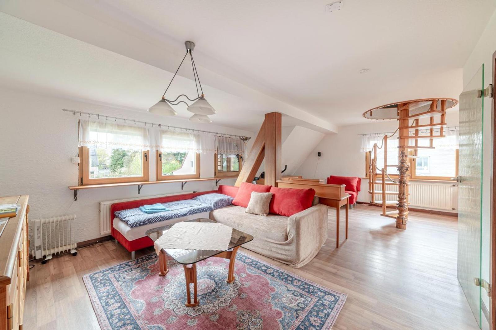 Apartment Cozy With Garden, Balcony And Parking Area In *